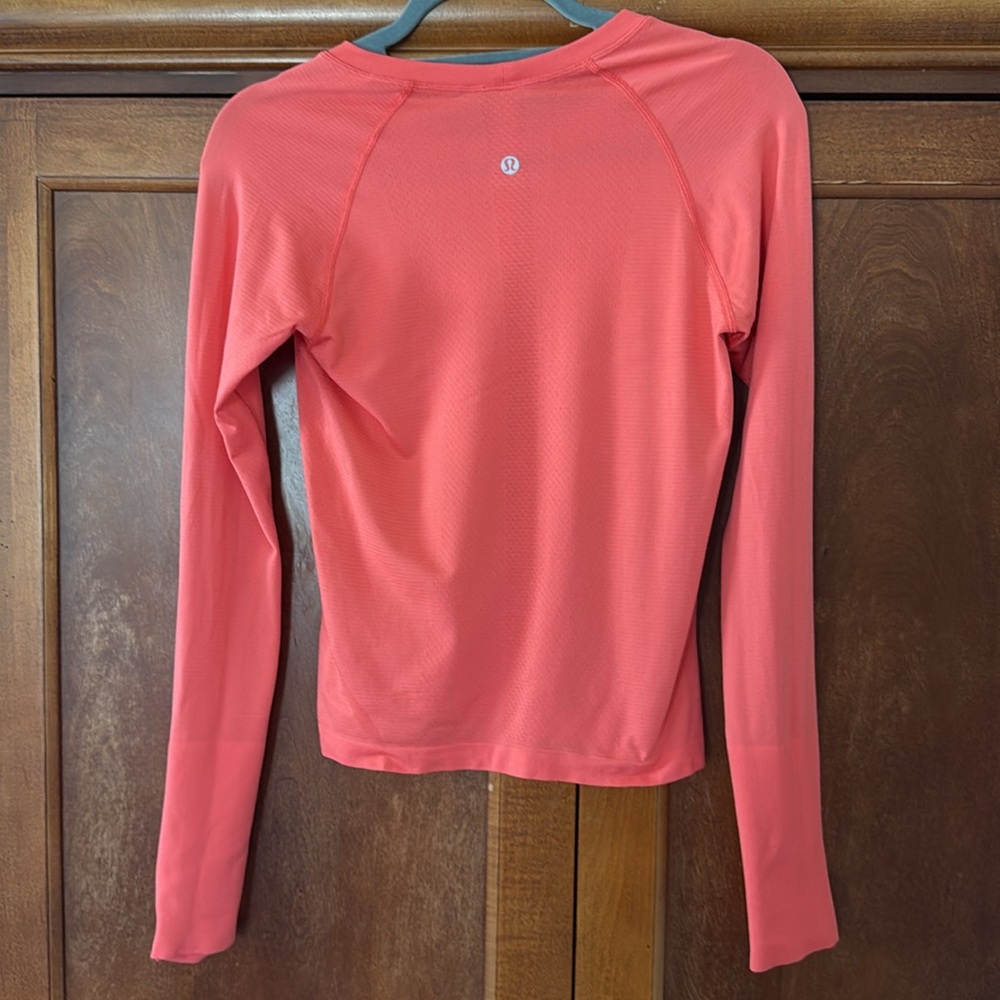 LULULEMON LONG SLEEVE SWIFTLY - Picture 3 of 4